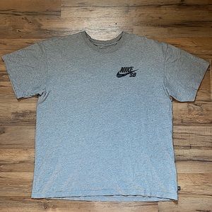Nike SB short sleeve shirt